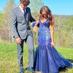 Elegant Blue Evening Gown